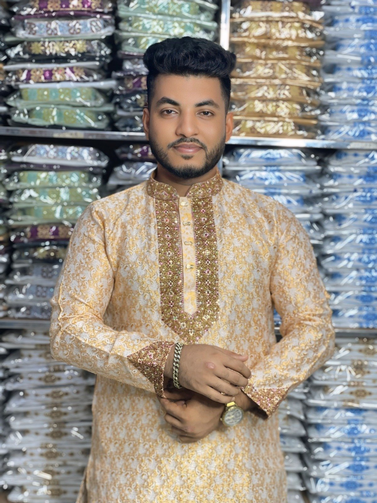 Luxury Katan Panjabi  অরিজিনাল কাতান পার্টি পাঞ্জাবি  সরাসরি গার্মেন্টস থেকে পাইকারি দামে  পাঞ্জাবিতে রয়েছে ৭ দিনের রিপ্লেসমেন্ট গ্যারান্টি। প্রোডাক্ট হাতে পেয়ে চেক করে মূল্য পরিশোধ করতে পারবেন